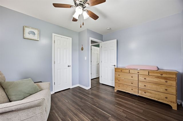 272 28th Avenue SW, Cedar Rapids, IA 52404