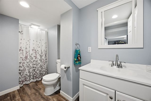 272 28th Avenue SW, Cedar Rapids, IA 52404
