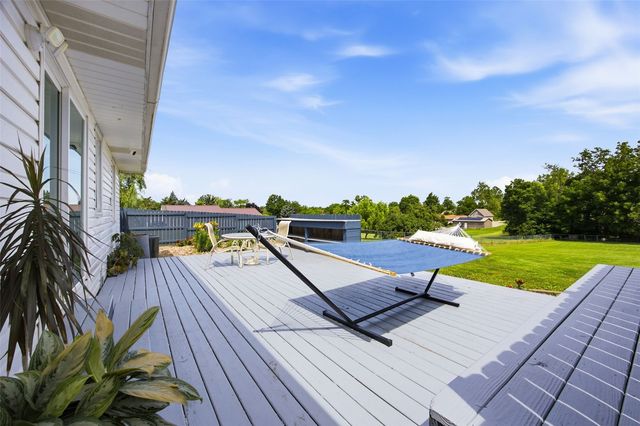 272 28th Avenue SW, Cedar Rapids, IA 52404
