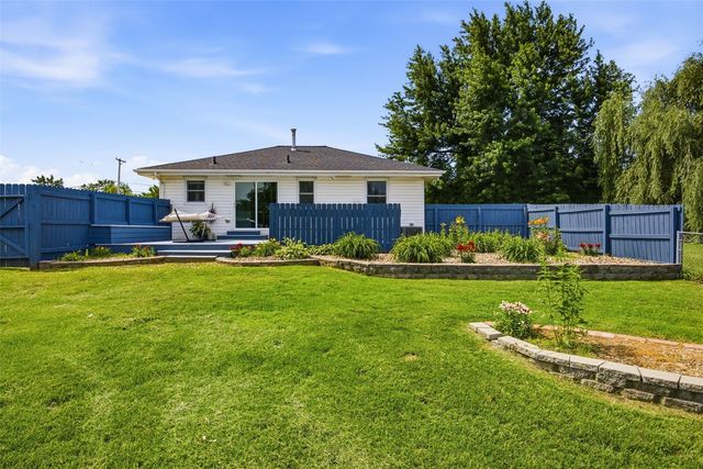 272 28th Avenue SW, Cedar Rapids, IA 52404
