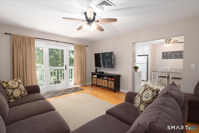 34 Hawley Glen 34, Stratford, CT 06614