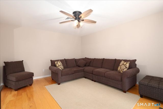 34 Hawley Glen 34, Stratford, CT 06614