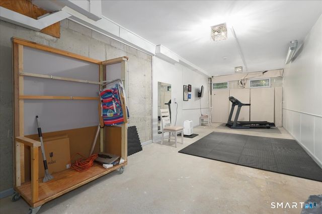 34 Hawley Glen 34, Stratford, CT 06614