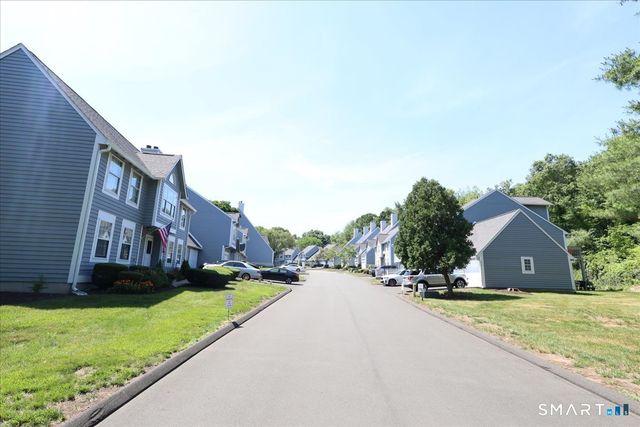 34 Hawley Glen 34, Stratford, CT 06614
