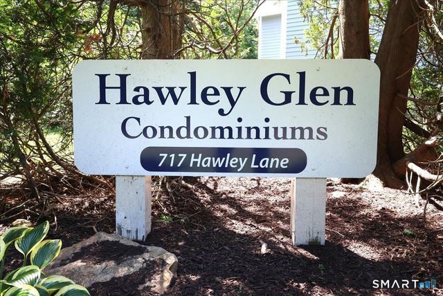 34 Hawley Glen 34, Stratford, CT 06614