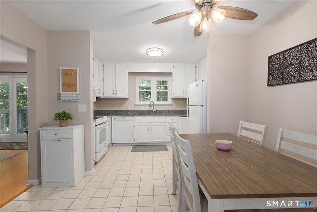 34 Hawley Glen 34, Stratford, CT 06614