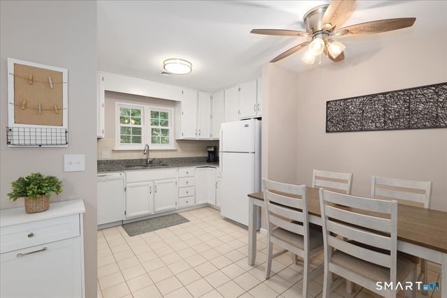 34 Hawley Glen 34, Stratford, CT 06614