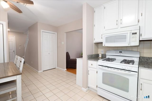 34 Hawley Glen 34, Stratford, CT 06614