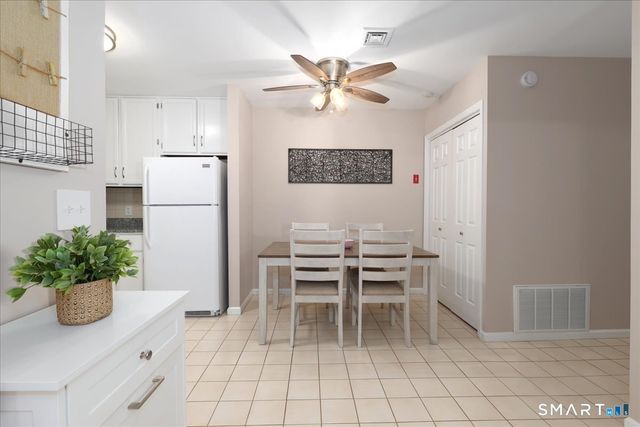 34 Hawley Glen 34, Stratford, CT 06614