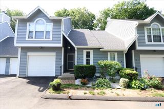 34 Hawley Glen 34, Stratford, CT 06614