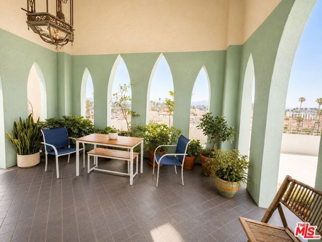 634 S Gramercy Place 200, Los Angeles, CA 90005