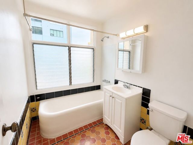 634 S Gramercy Place 200, Los Angeles, CA 90005