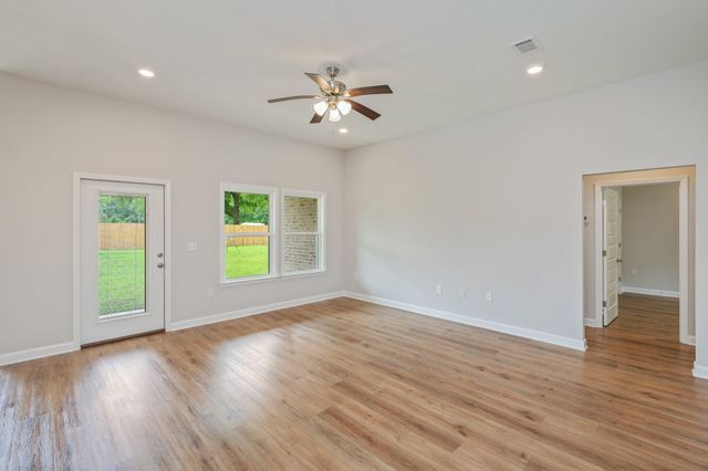 109 Par Court, Crestview, FL 32536