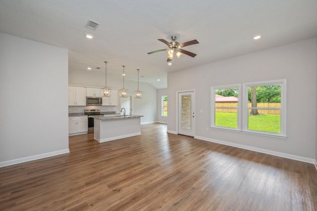 109 Par Court, Crestview, FL 32536
