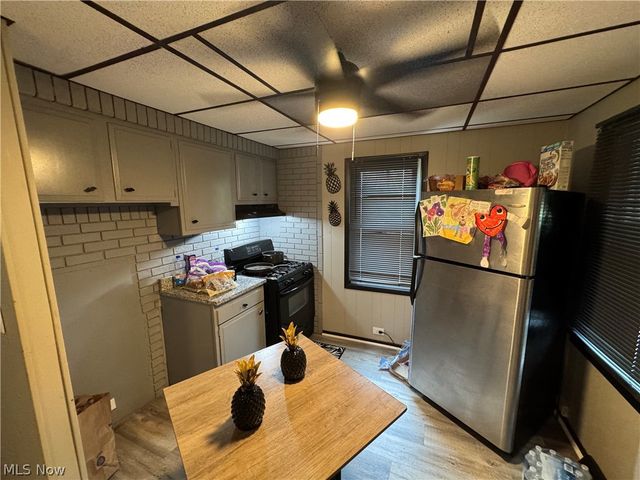 7696 Laumer Avenue, Cleveland, OH 44105