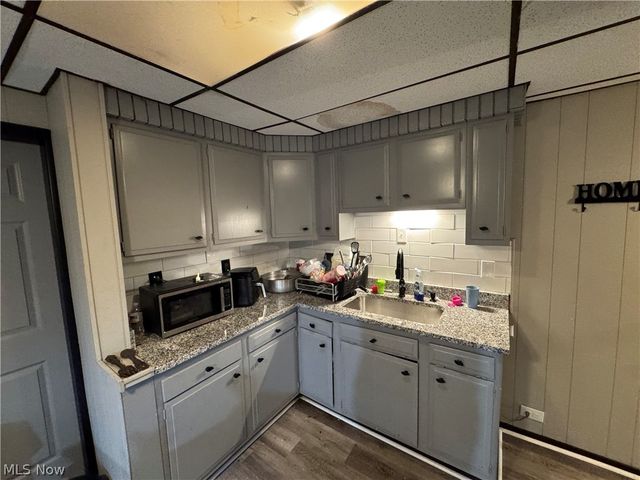 7696 Laumer Avenue, Cleveland, OH 44105