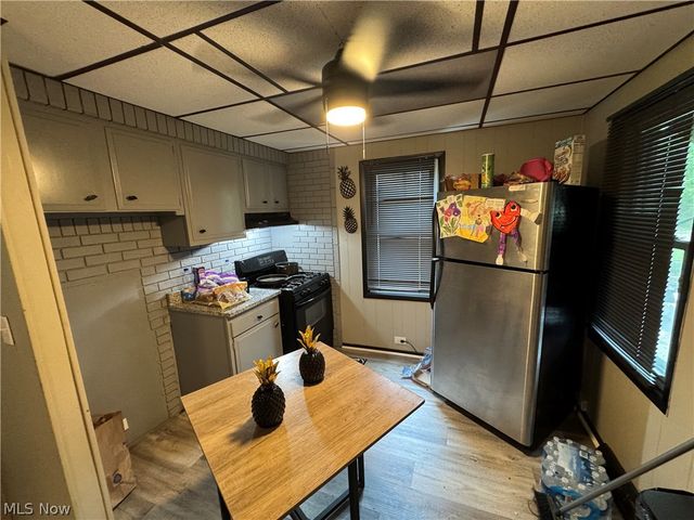 7696 Laumer Avenue, Cleveland, OH 44105