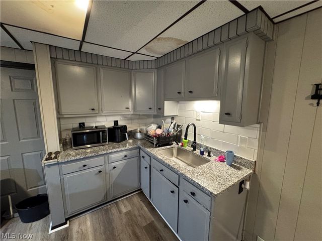 7696 Laumer Avenue, Cleveland, OH 44105