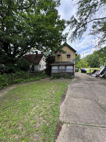 7696 Laumer Avenue, Cleveland, OH 44105