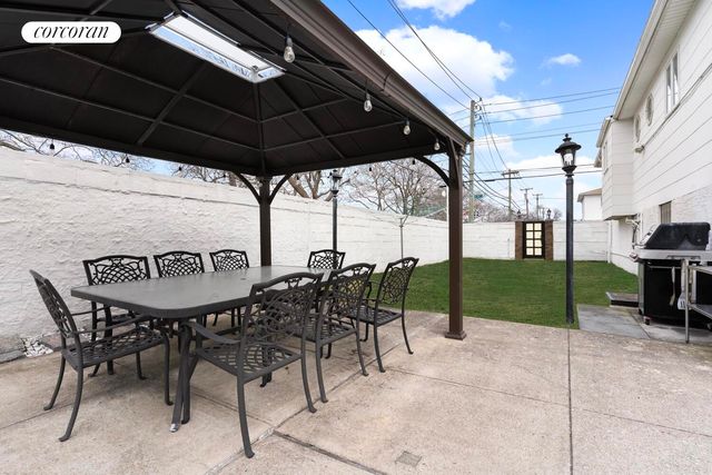 2102 E 73RD Street, New York City, NY 11234