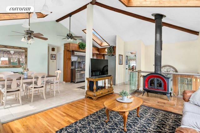 2102 E 73RD Street, New York City, NY 11234