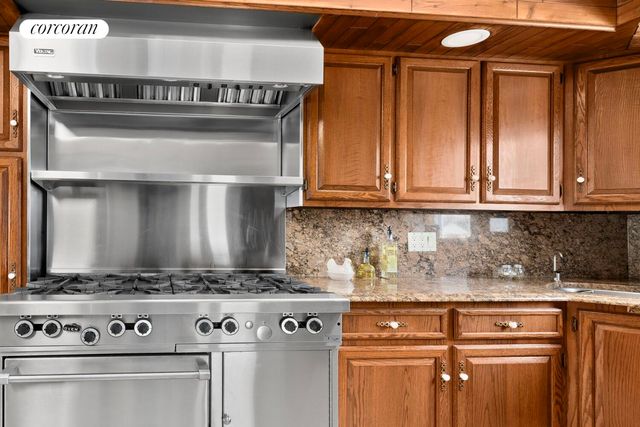 2102 E 73RD Street, New York City, NY 11234