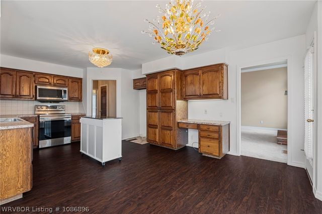 2100 Rannoch Trace, Fort Smith, AR 72908