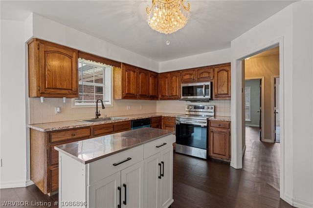 2100 Rannoch Trace, Fort Smith, AR 72908