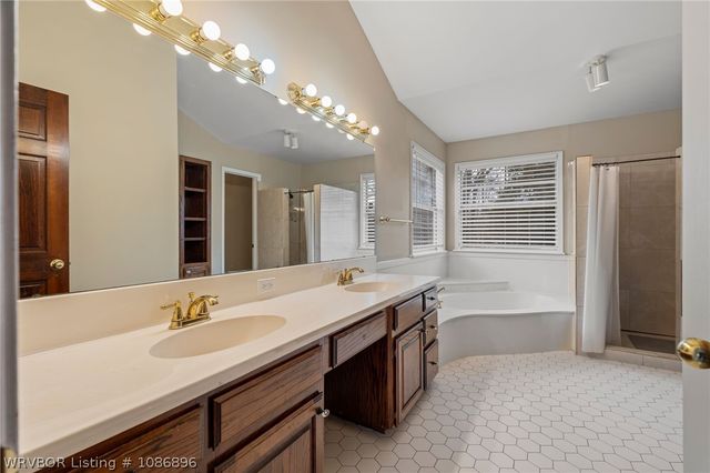 2100 Rannoch Trace, Fort Smith, AR 72908