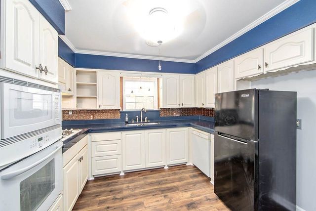 1344 Tiger Dr, Thibodaux, LA 70301