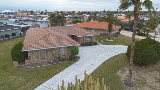 3734 TOPSAIL TRAIL, New Port Richey, FL 34652