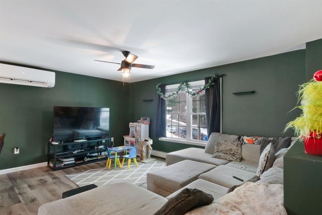 32 Mechanic Street, Farmington, NH 03835