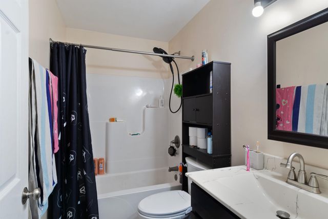 32 Mechanic Street, Farmington, NH 03835