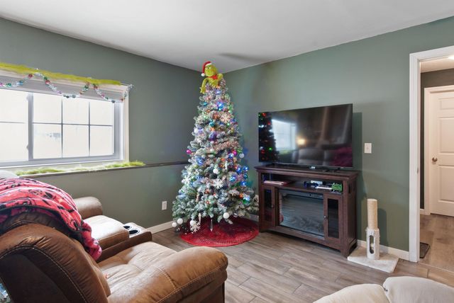 32 Mechanic Street, Farmington, NH 03835