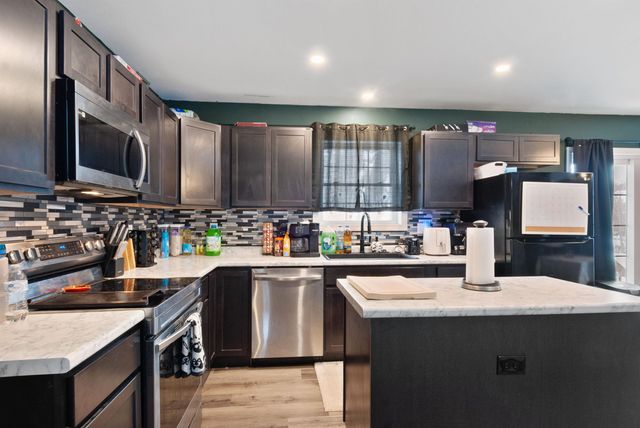 32 Mechanic Street, Farmington, NH 03835