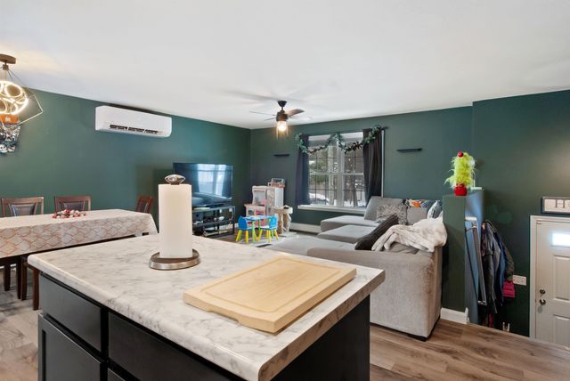 32 Mechanic Street, Farmington, NH 03835