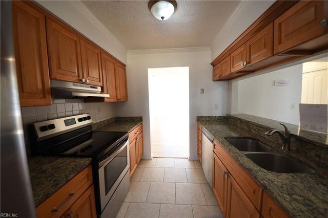 701 Nottaway DR, Chesapeake, VA 23320