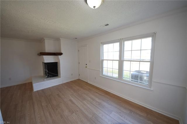 701 Nottaway DR, Chesapeake, VA 23320