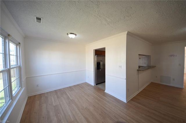 701 Nottaway DR, Chesapeake, VA 23320