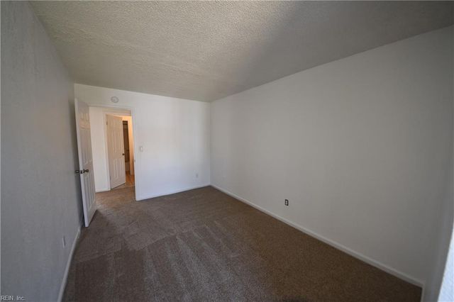 701 Nottaway DR, Chesapeake, VA 23320