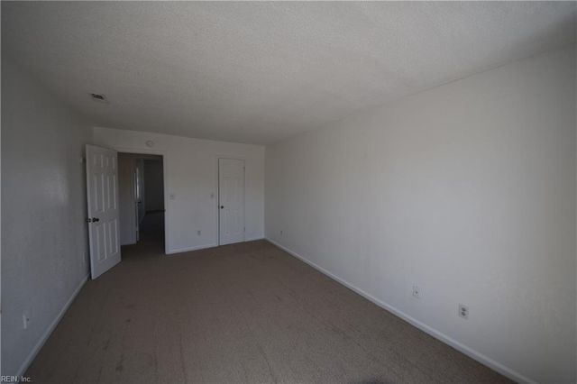 701 Nottaway DR, Chesapeake, VA 23320