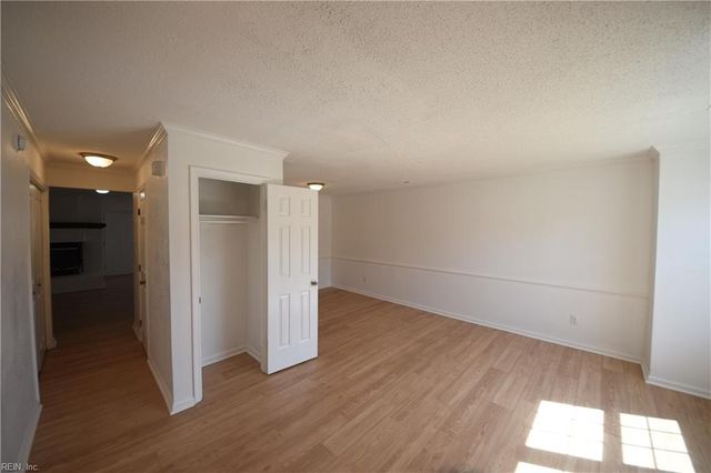 701 Nottaway DR, Chesapeake, VA 23320