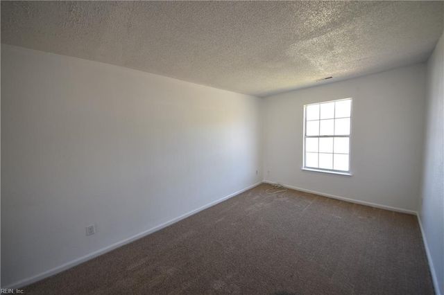 701 Nottaway DR, Chesapeake, VA 23320