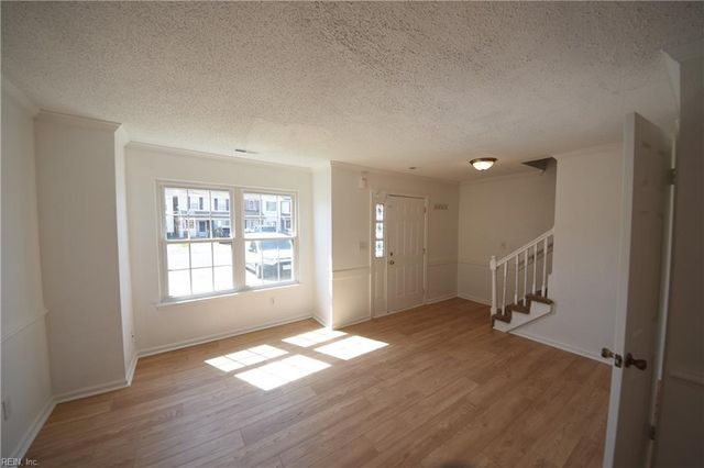 701 Nottaway DR, Chesapeake, VA 23320