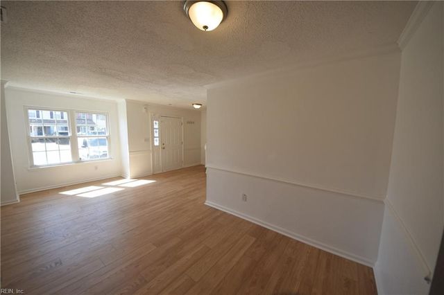 701 Nottaway DR, Chesapeake, VA 23320