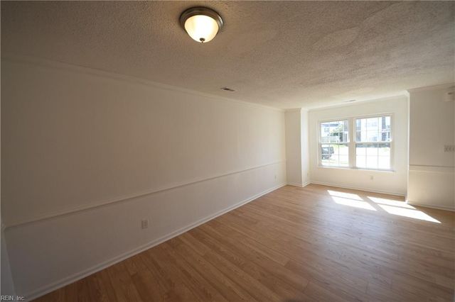 701 Nottaway DR, Chesapeake, VA 23320