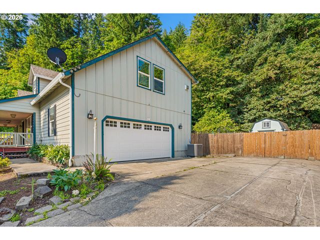 620 S 67TH St, Springfield, OR 97478