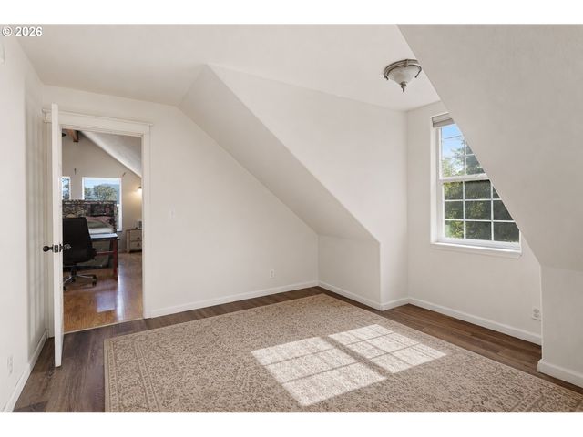 620 S 67TH St, Springfield, OR 97478
