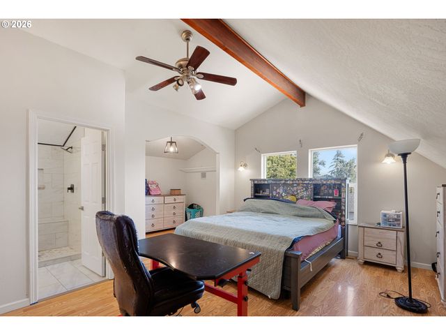 620 S 67TH St, Springfield, OR 97478