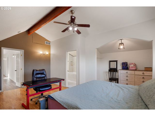 620 S 67TH St, Springfield, OR 97478